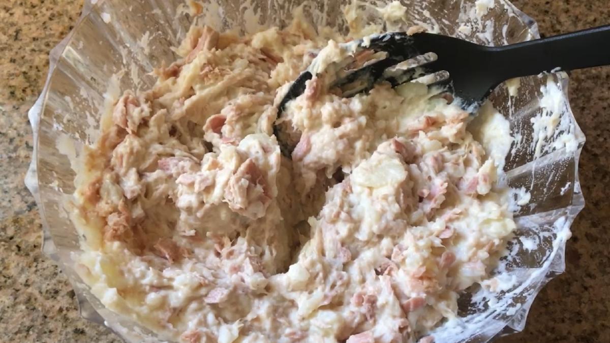 un-altfel-de-piure-de-cartofi-cu-ton-si-ou--da-o-a-noua-viata-acestui-preparat-popular--o-reteta-diferita--rapid-de-gatit