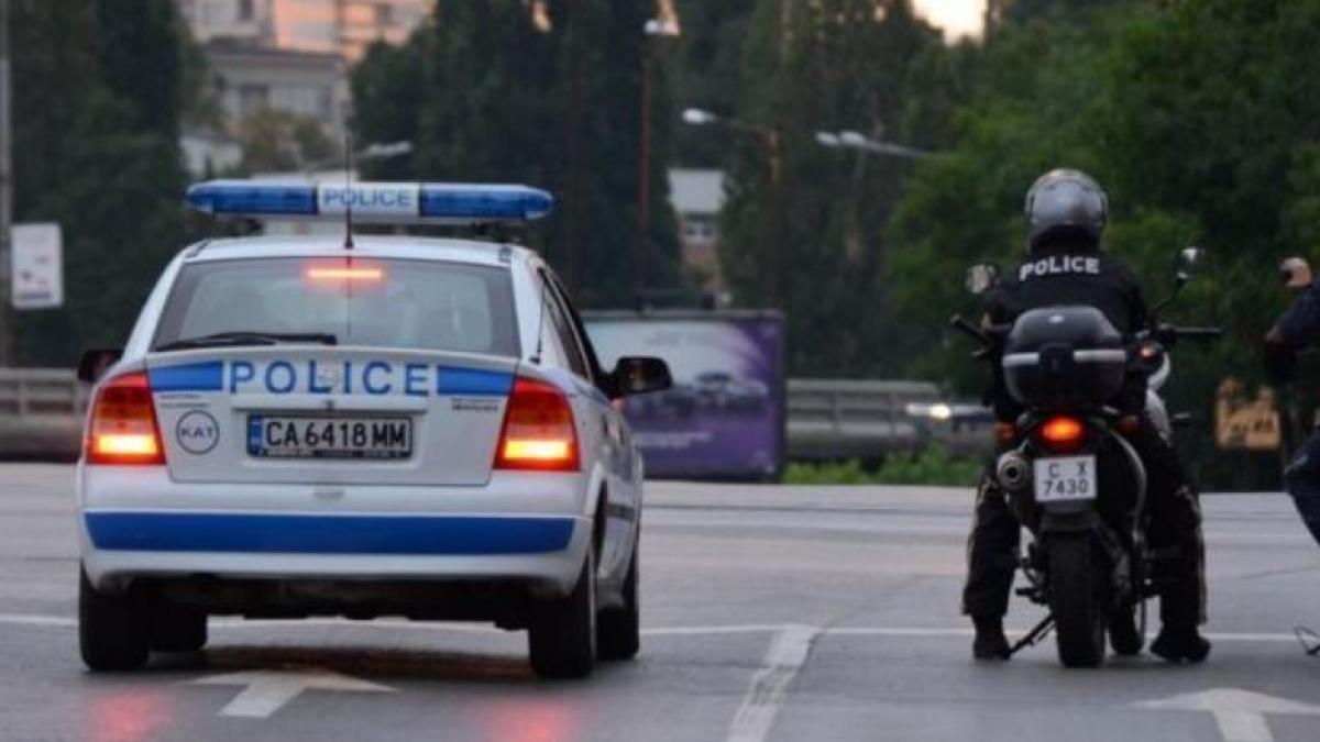 autocar--plin-cu-migrati--retinut-in-bulgaria--doi-romani-au-fost-arestati