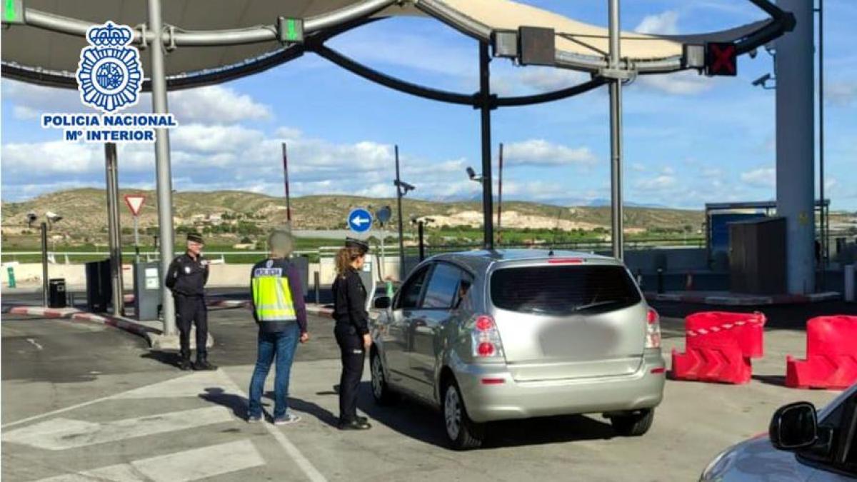 aeroport-alicante-policia