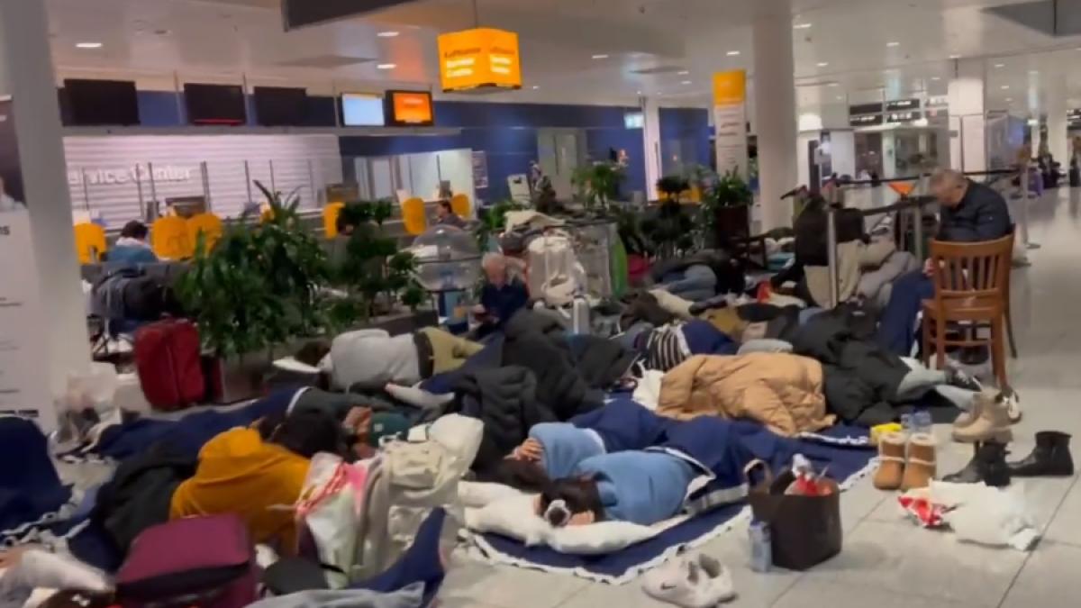 romani-blocati-aeroporturi-germania