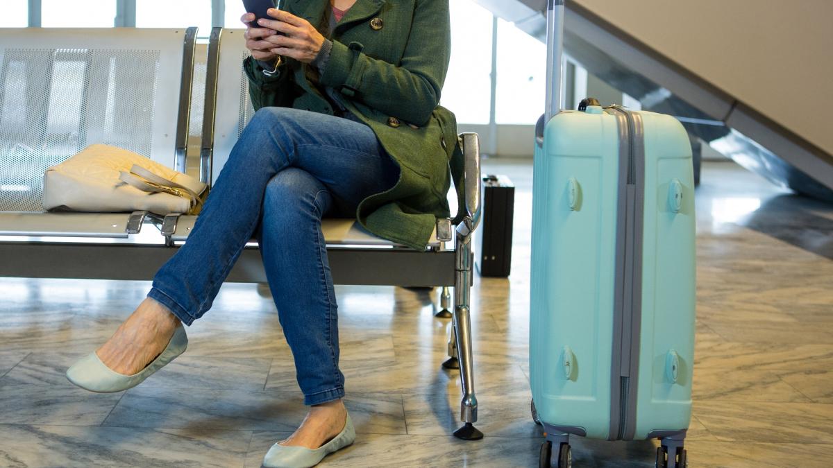 badanta-romanca--condamnata-in-italia-dupa-ce-s-a-grabit-la-aeroport-ca-sa-nu-piarda-avionul