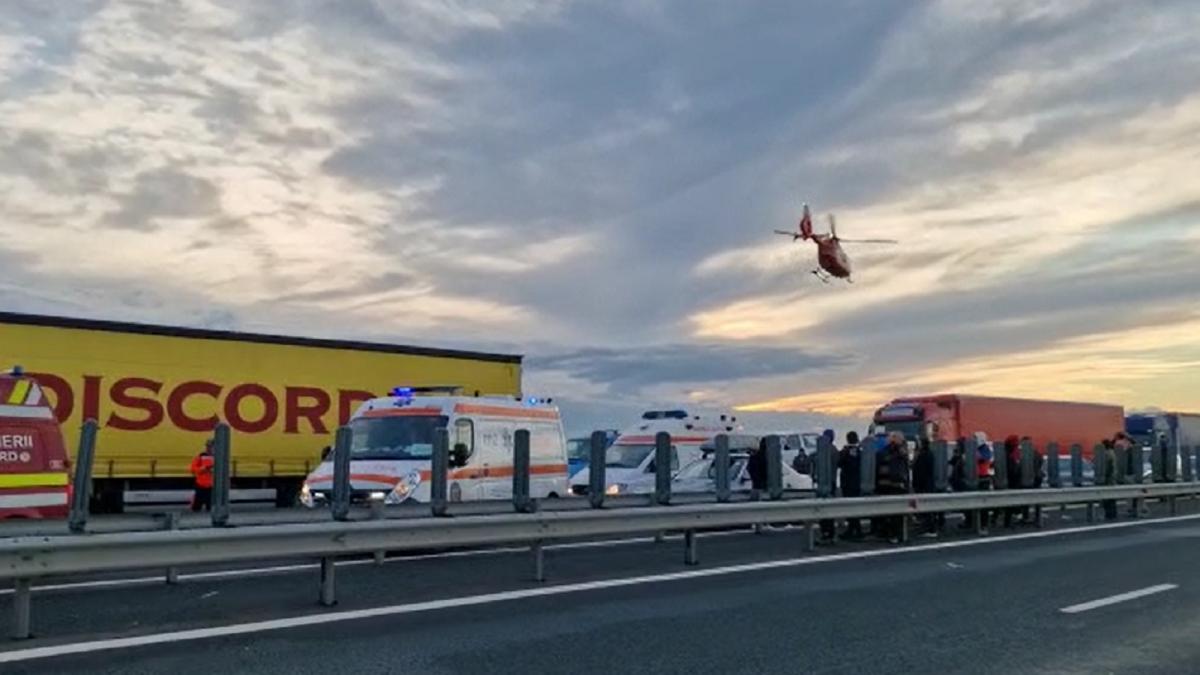 plan-rosu-de-interventie--activat-in-arad--microbuz-rasturnat-in-nadlac-cel-putin-o-persoana-si-a-pierdut-viata