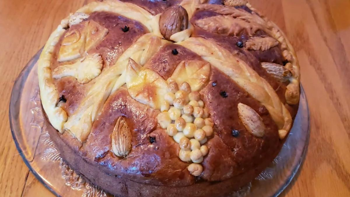 christopsomos-sau-painea-lui-hristos--reteta-traditionala-greceasca-de-craciun-care-sigur-te-va-cuceri--aroma-ei-va-cuprinde-toata-casa