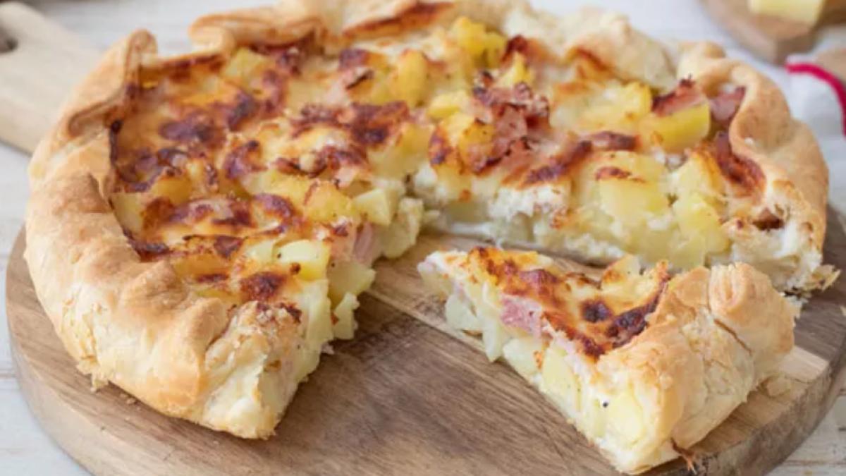 placinta-cu-cartofi-si-sunculita---preparatul-ideal-cand-vrei-sa-faci-o-cina-rapida