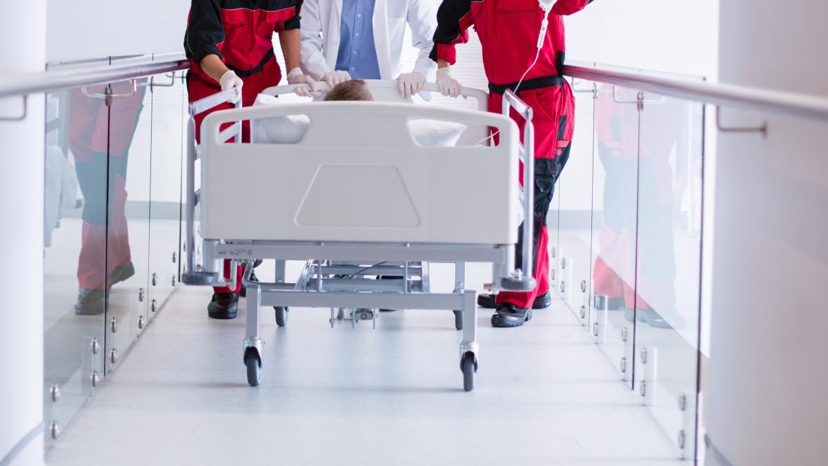 italia--un-copil-roman-de-numai-4-ani-s-a-stins-pe-un-pat-de-spital-dupa-ce-a-fost-diagnosticat-cu-o-boala-necrutatoare