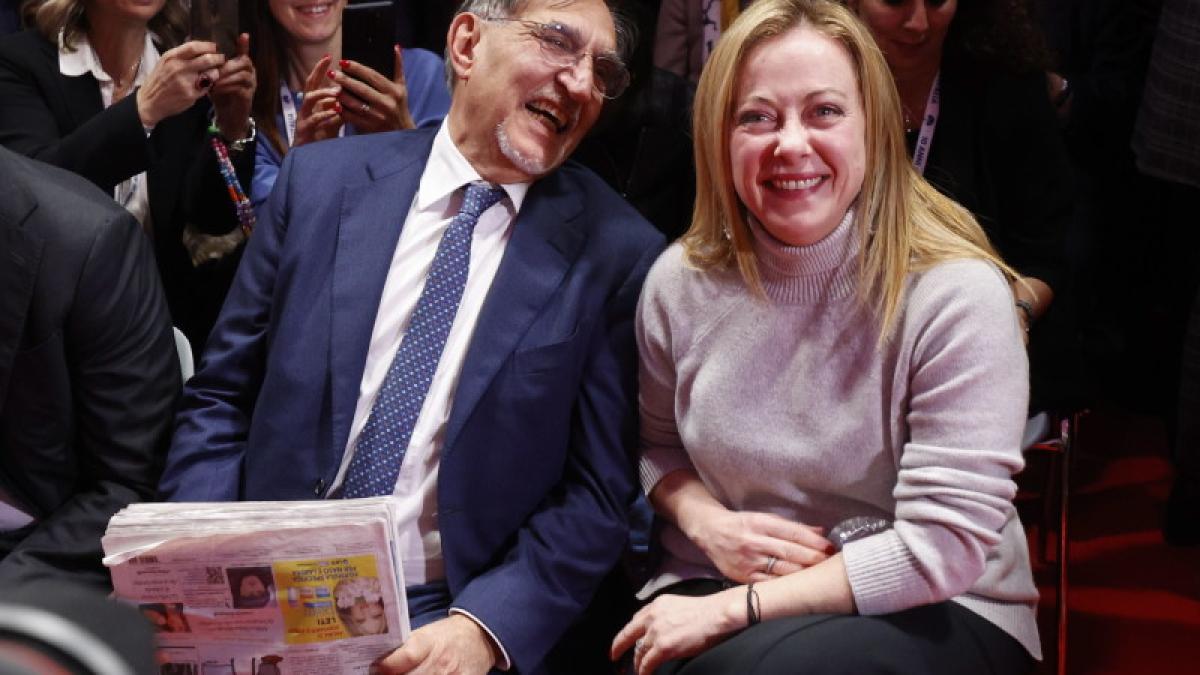 giorgia-meloni-rade-cu-cineva