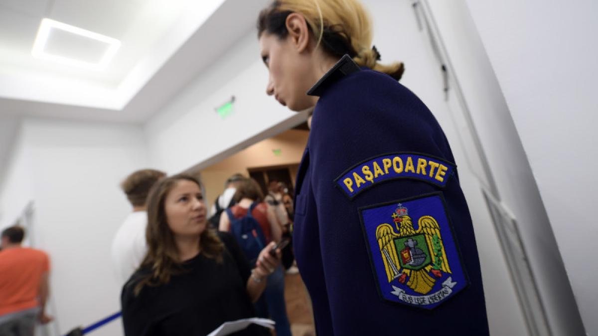 serviciu-pasapoarte-coada-pasapoarte-acte-romani-diaspora-pasapoarte-romani