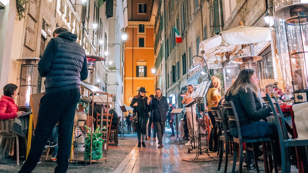 yoav-aziz-gl8hgpke5pm-unsplash