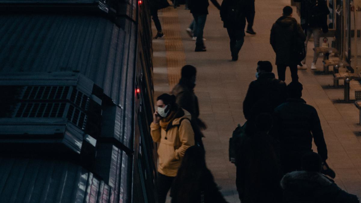 italia--romanca--salvata-de-un-copil-care-a-sunat-la-112-baietelul-erou-l-a-auzit--in-tren--pe-un-conational-cand-vorbea-de-planurile-sale-1