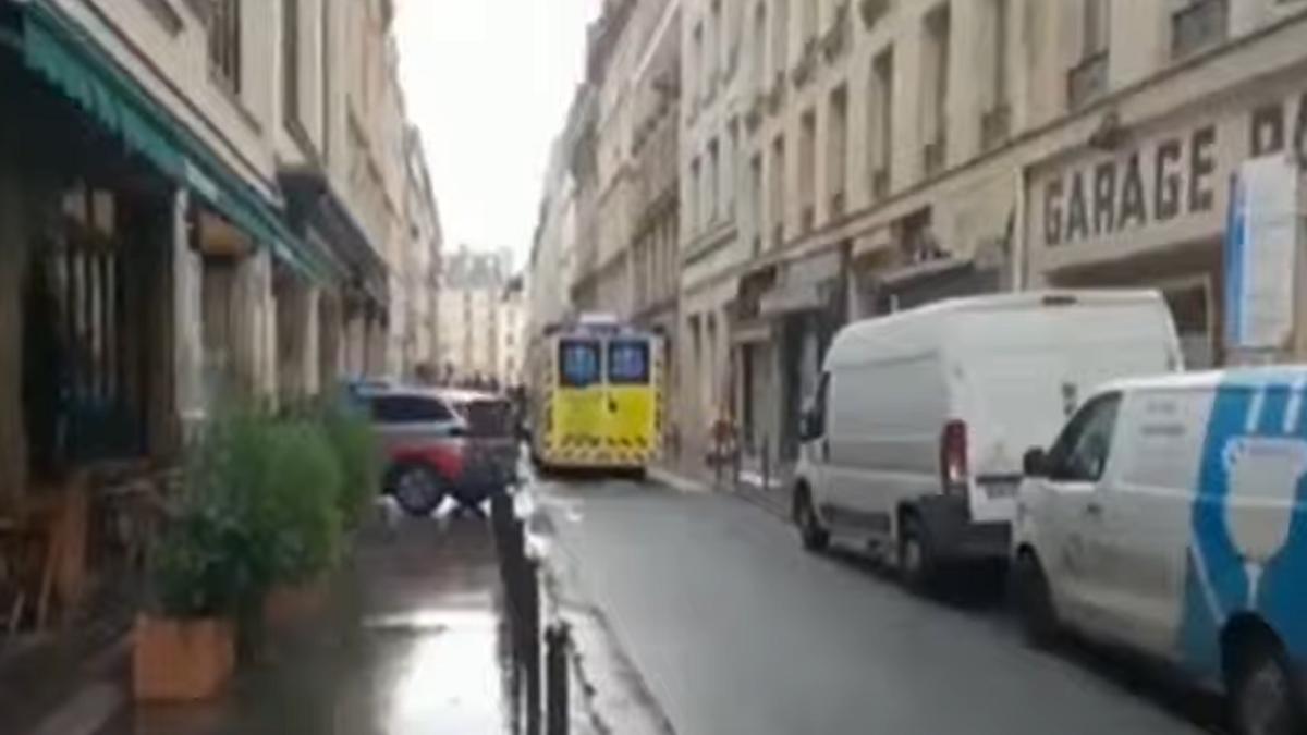 alerta-in-franta-atac-armat-in-paris-a-fost-o-panica-totala--ne-am-inchis-inauntru