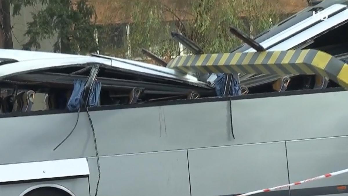 soferul-grec--prima-reactie-dupa-accidentul-de-la-pasajul-unirii-daca-bara-de-metal-nu-ar-fi-fost-atat-de-grea--am-fi-fost-in-viata