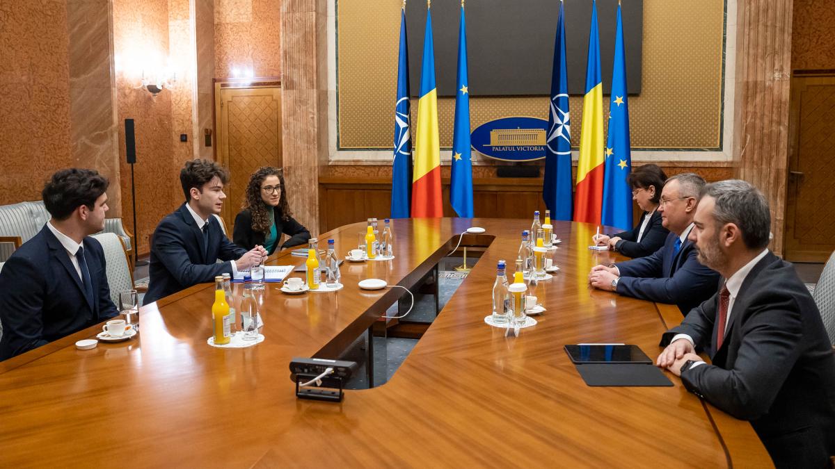 nicolae-ciuca--intalnire-cu-reprezentanti-ai-ligii-studentilor-romani-din-strainatate