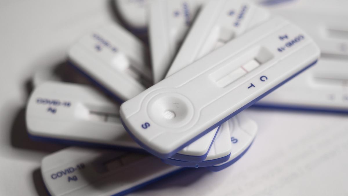 testele-rapide-antigen-covid--19-cu-proba-din-saliva-sau-sputa-nu-sunt-pe-lista-comisiei-europen