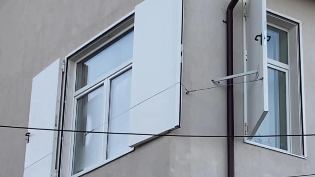 scoala-cu-usila-geam