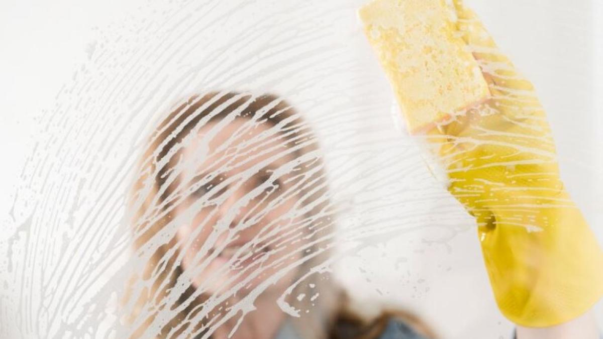 trucul-care-te-scapa-de-condens-pe-geamuri--sterge-sticla-cu-un-produs-din-bucatarie-si-problema-dispare