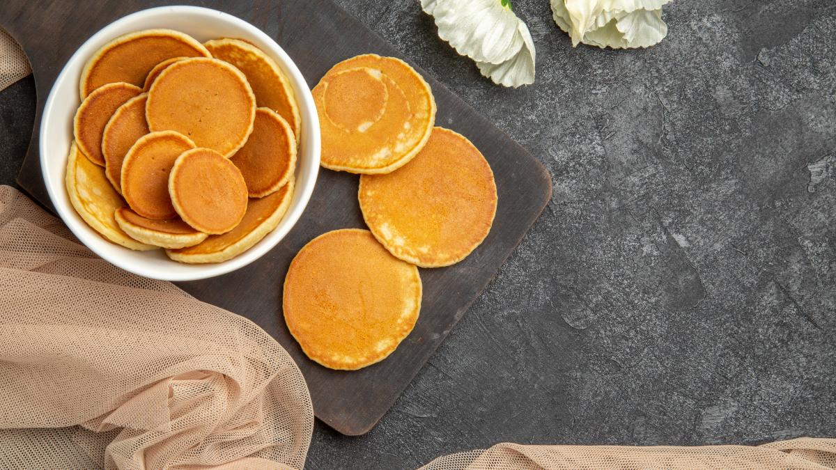 reteta-de-clatite-super-usor-de-facut--si-copiii-pot-sa-le-gateasca-noteaza-cele-patru-ingrediente