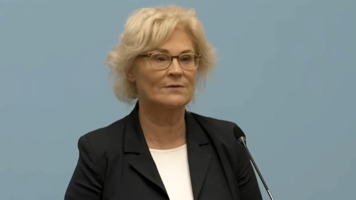 scandal-in-germania--ministrul-apararii-a-demisionat-dupa-ce-a-postat-un-mesaj-controversat-despre-ucraina