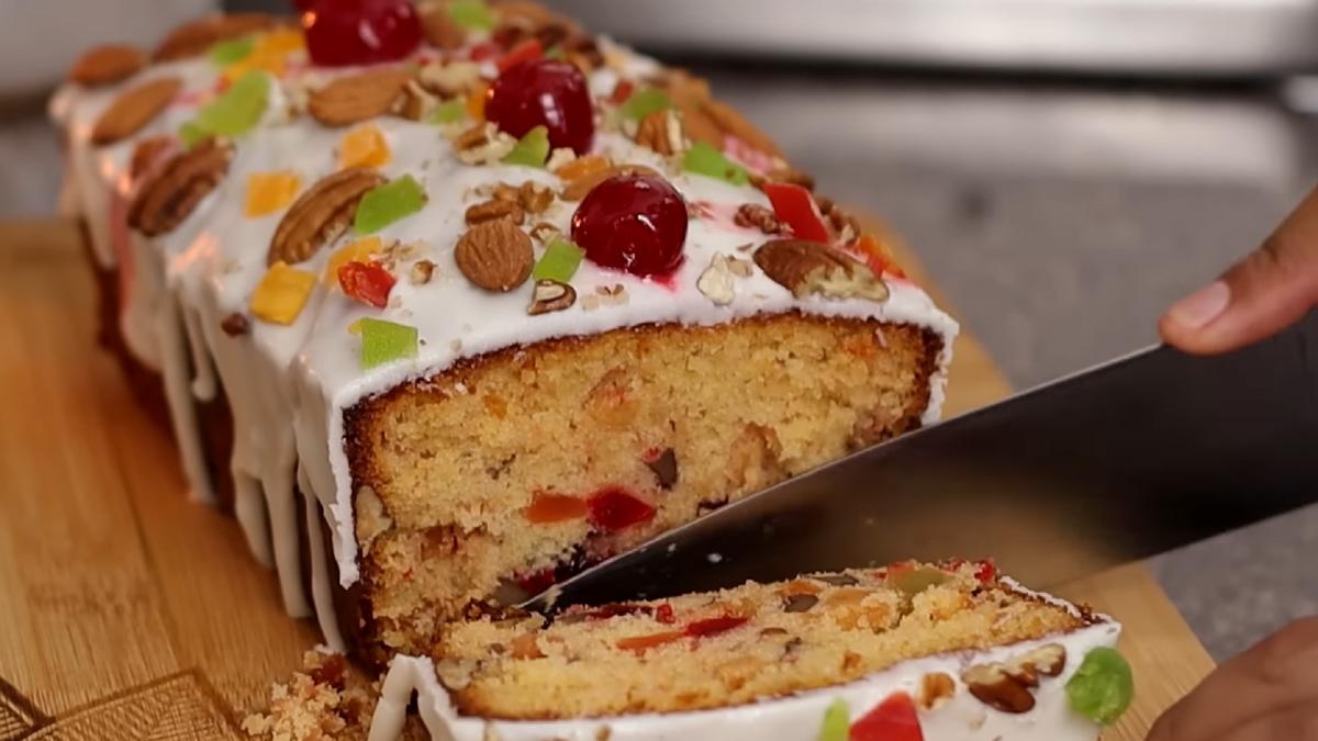 budinca-de-fructe-sau-budinca-englezeasca--o-bunatate-de-te-lingi-pe-degete-pufoasa--umeda-si-gata-imediat