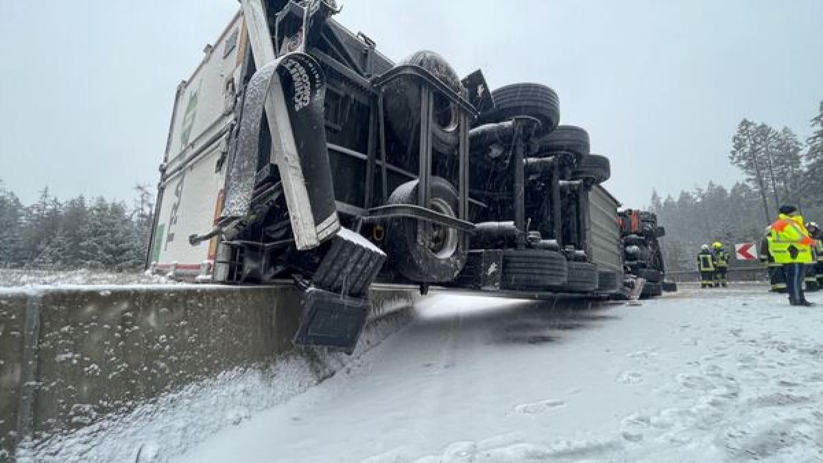 camion-romanesc-rasturnat-in-sant-germania