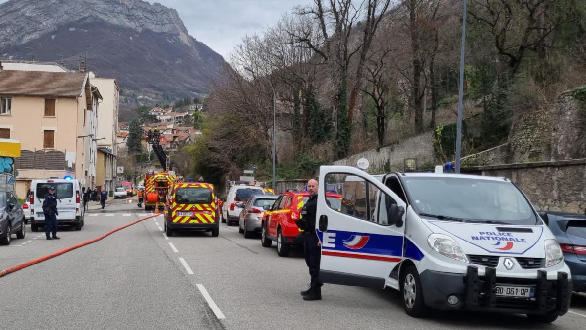 police-nationale-popmpieri-feu-franta