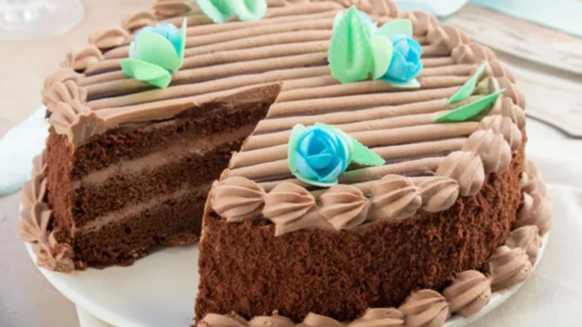 tort-aniversar-de-ciocolata