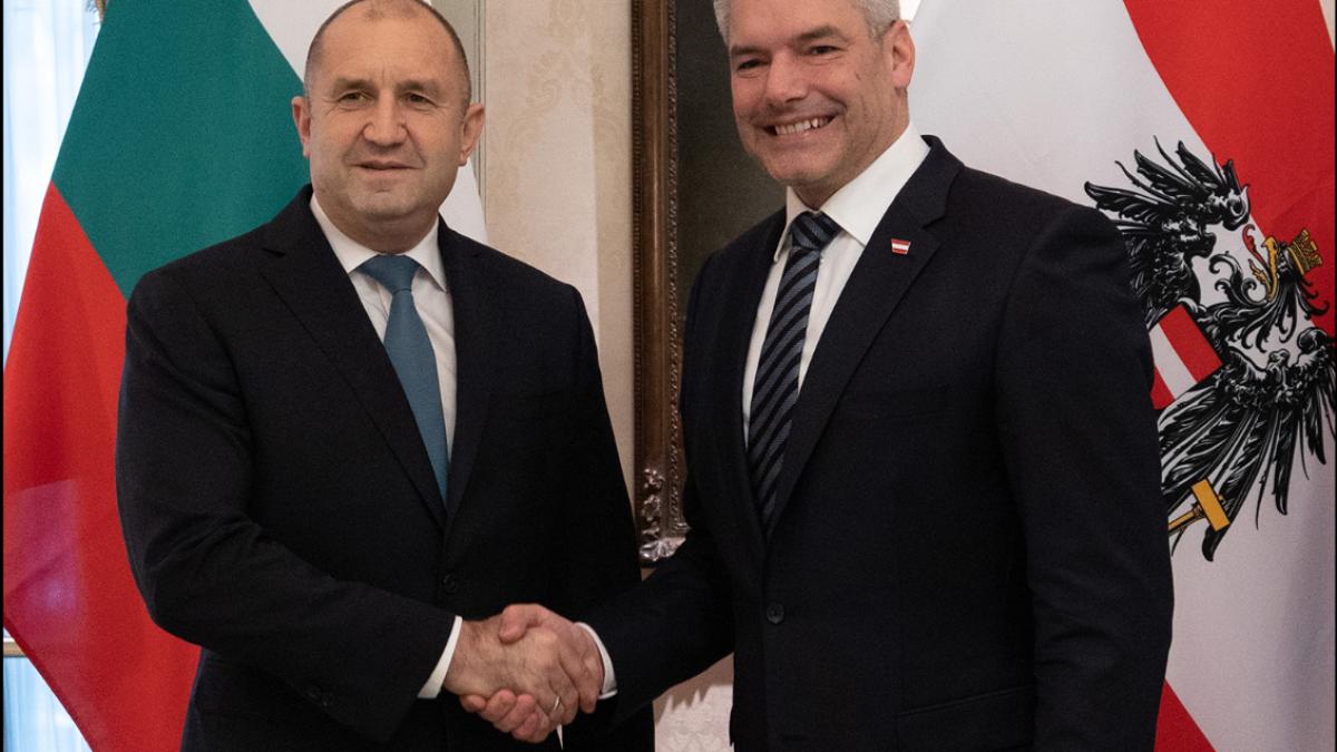 presedintele-rumen-radev-si-cancelarul-karl-nehammer-vizita-bulgaria
