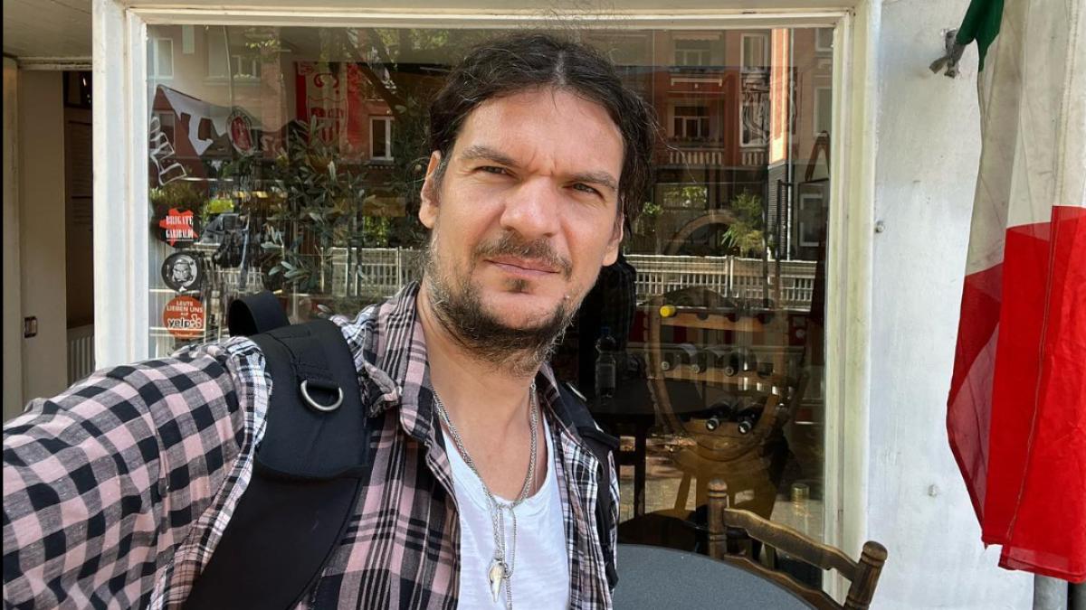 tudor-chirila-grup-de-elevi-pe-strada