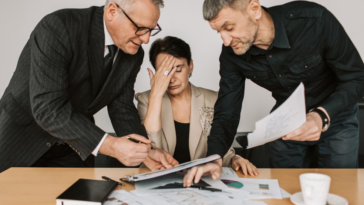 finnacial--finante--cpitl--bursa--scadere