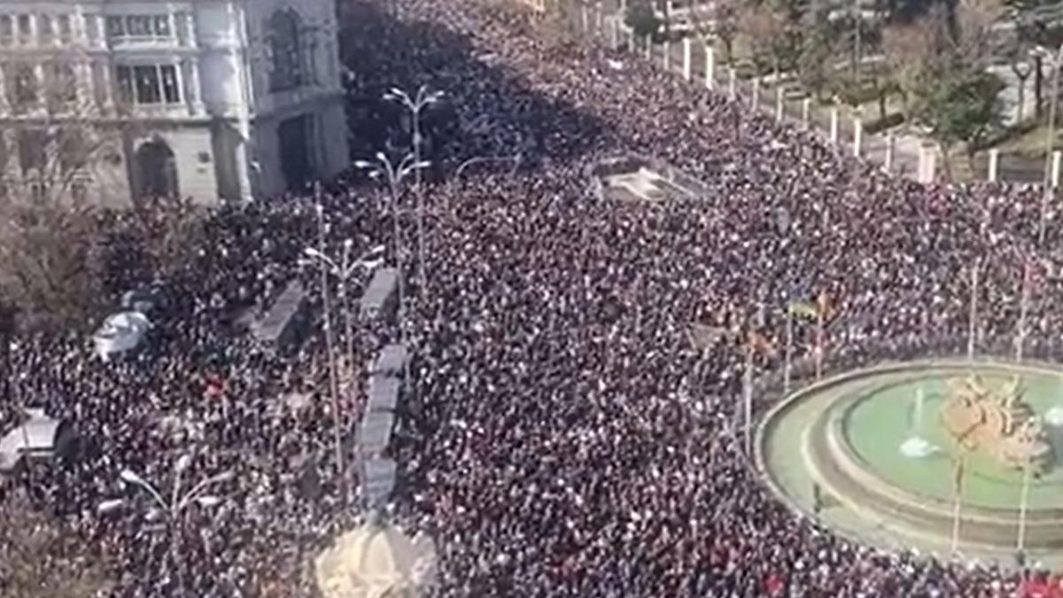 protest-masiv-la-madrid--sute-de-mii-de-spanioli-au-iesit-in-strada