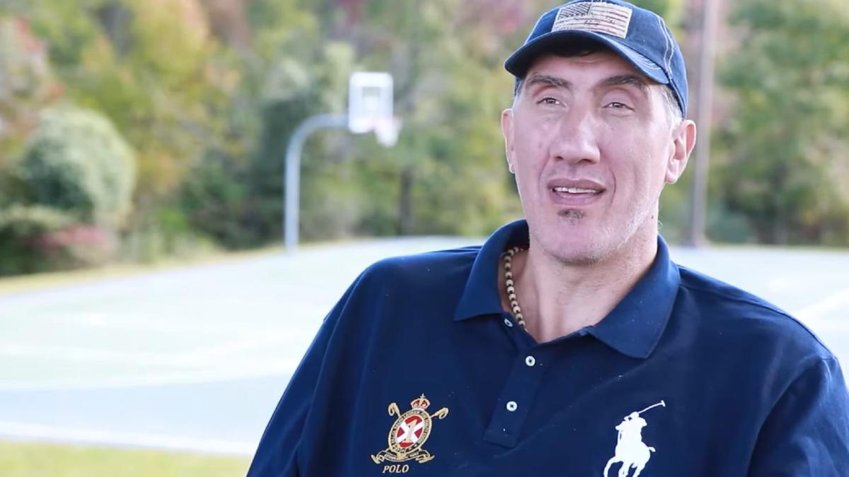 ghita-muresan--despre-viata-din-sua-se-pune-foarte-mare-accent-pe-sanatate--pe-sport--singurul-baschetabalist-roman-care-a-evoluat-in-nba-vine-mereu-cu-placere-acasa