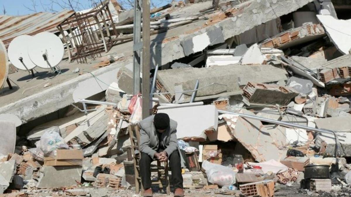 cutremur-in-turcia--supravietuitorii--tot-mai-furiosi-pe-guvern--ma-tem-ca-o-sa-fiu-arestat-pentru-ca-spun-asta