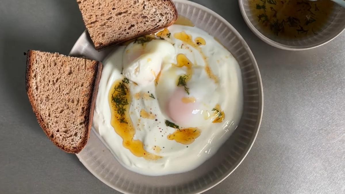 oua-turcesti-cu-iaurt--un-preparat-demential--plin-de-aroma--nu-ratati-aceasta-reteta-usoara-si-sanatoasa