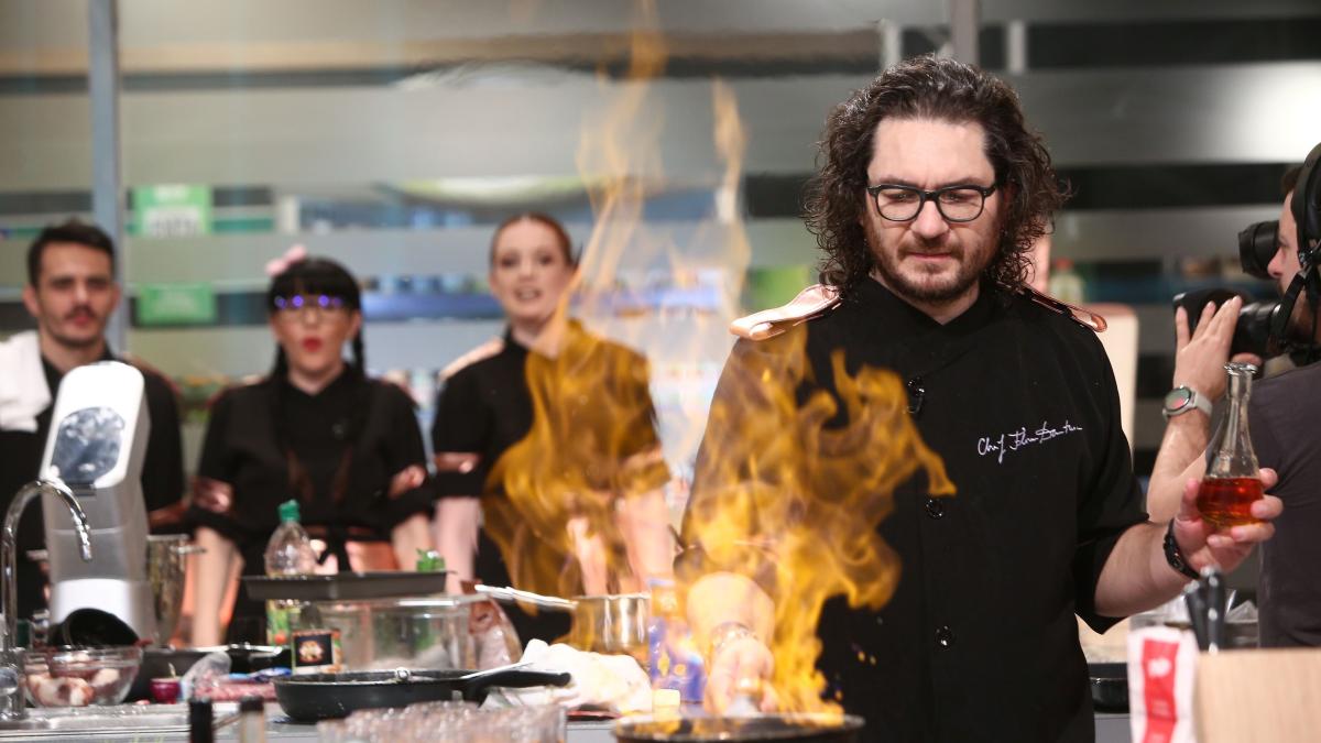 florin-dumitrescu-gateste-chefi-la-cutite-15-noiembrie-2022