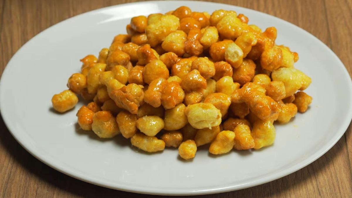 chak-chak-cu-miere--oaspetii-tai-se-vor-prc-e2prc-80prc-9ebateprc-e2prc-80prc-9d-de-la-ele--un-super-desert