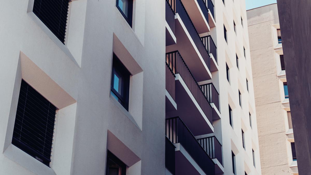 ce-se-ascunde-in-apartamentele-sigure-si-ieftine-in-care-tot-mai-multi-romani-se-muta-nici-macar-nu-ar-trebui-sa-fie-locuite