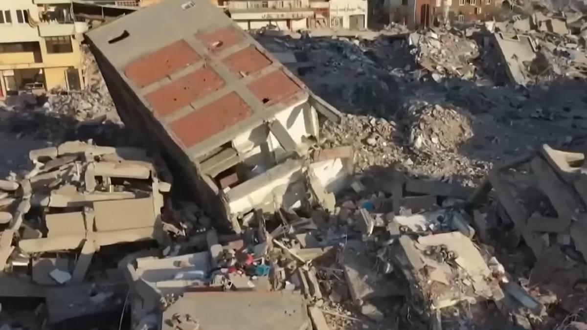 cutremure-turcia-peste-50-000-de-morti--600-persoane-anchetate-si-184-arestate