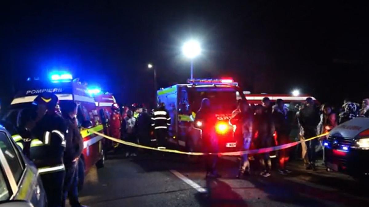 un-autobuz-cu-muncitori-romani--accident-grav-cu-un-autoturism-am-claxonat-si-n-a-avut-nicio-reactie