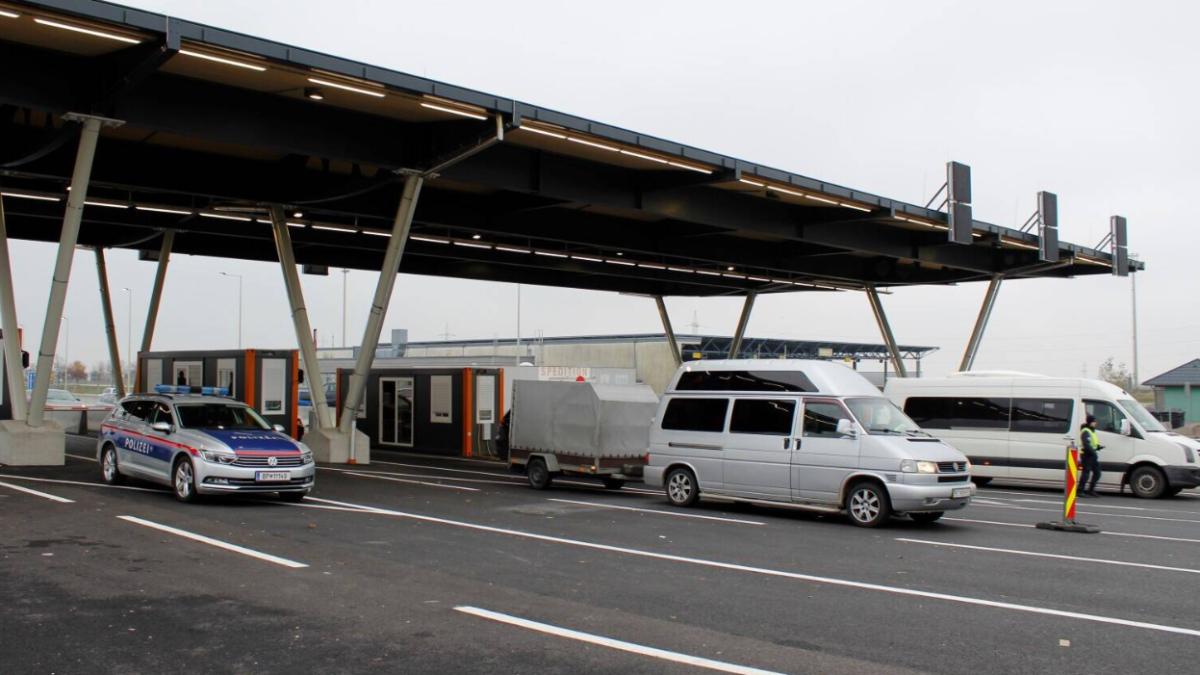 polizei--vama-frontiera-germania-microbuz-duba-roman