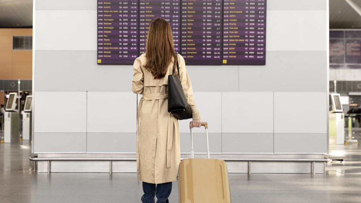 atentionare-de-calatorie-pentru-romani-zborurile--transportul-public-si-mersul-trenurilor--afectate-de-o-greva-generala-in-franta