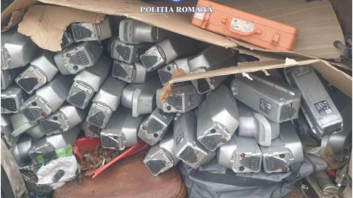 hoti-romani-acumulatori-trotinete-electrice-gasite