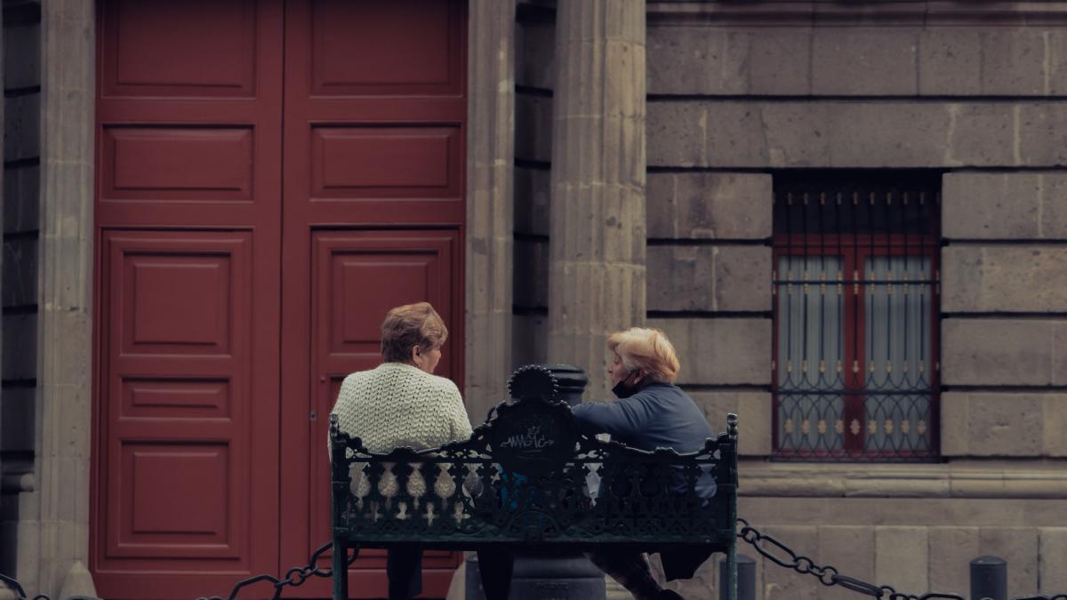 italianca-batuta-de-iubitul-roman-cu-33-de-ani-mai-tanar