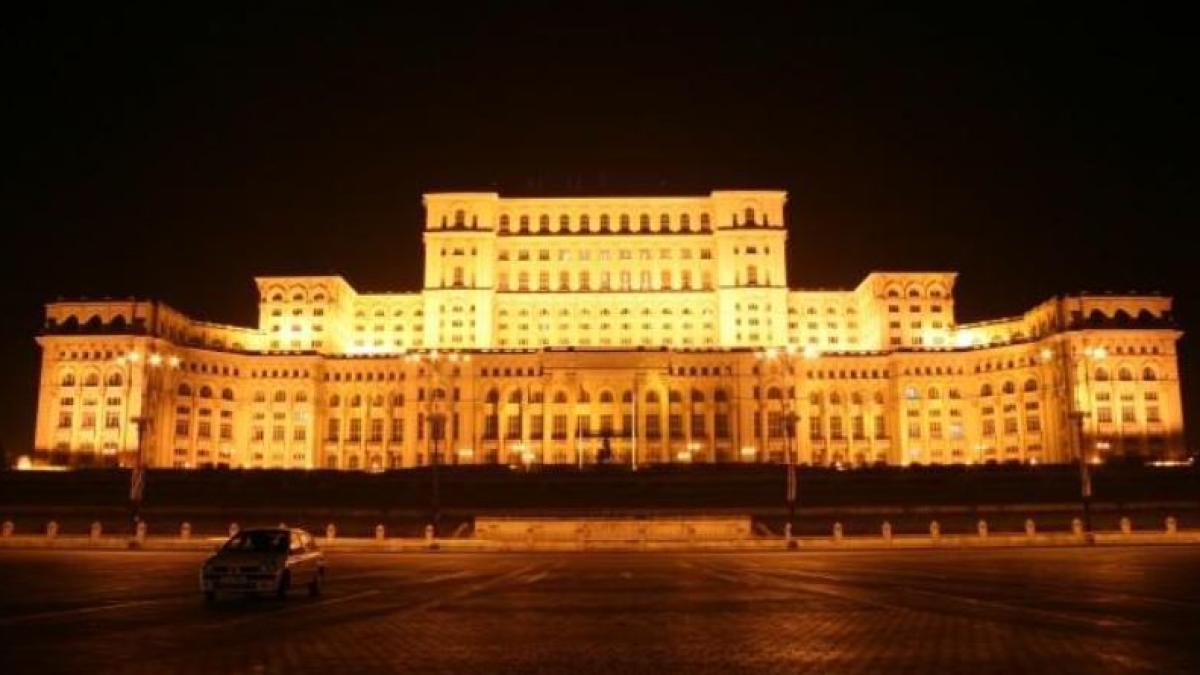 un-sofer-s-a-izbit-cu-masina-de-palatului-parlamentului