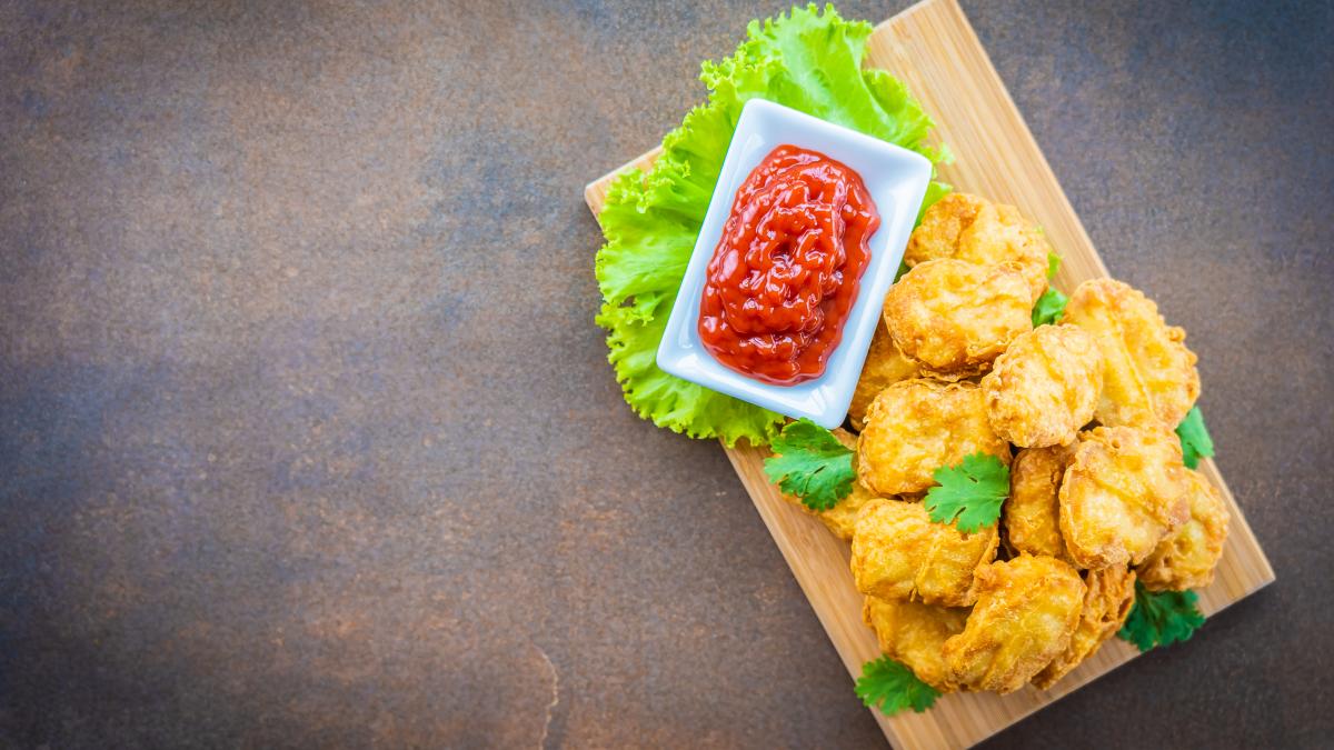 ai-un-piept-de-pui-in-frigider-prepara-chicharron-probabil-cele-mai-delicioase-crochete--invelite-intr-o-crusta-foarte-crocanta