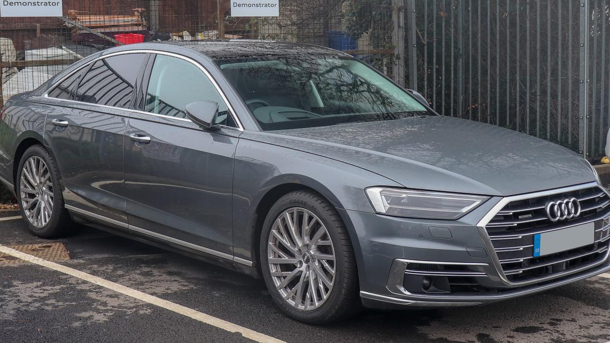 audi-a8-masina-lux-bolid