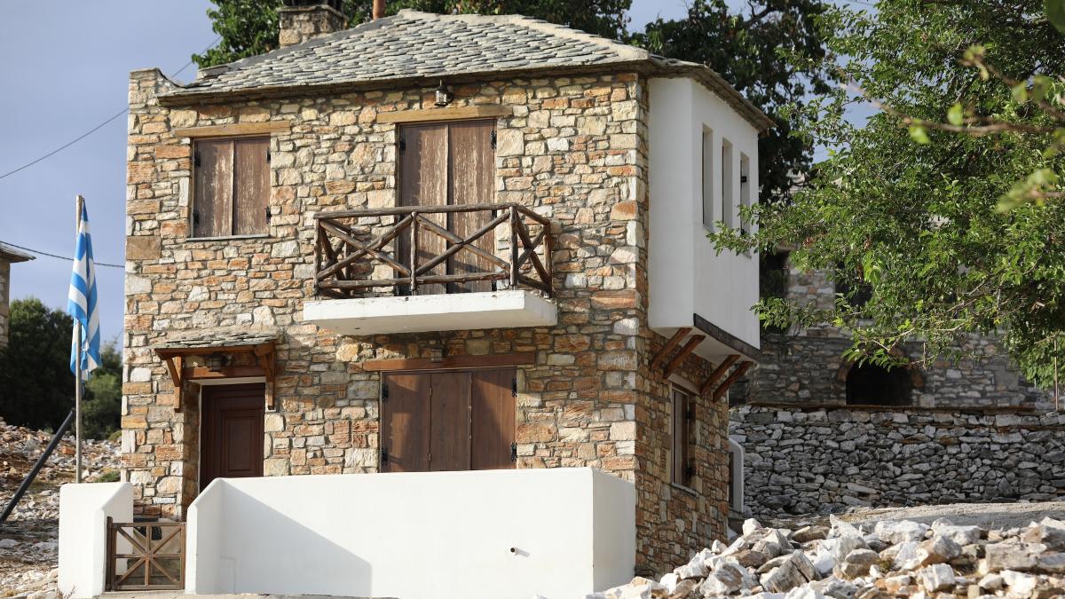 cat-costa-o-casa-in-thassos
