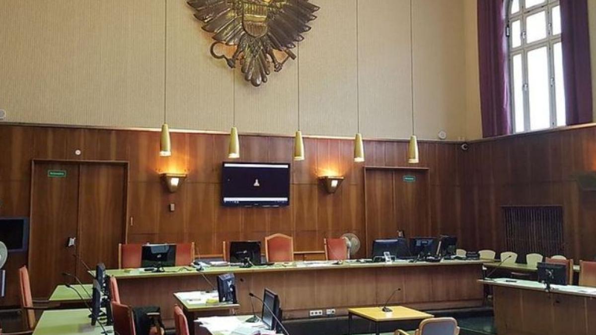 austria--romanca--injunghiata-de-iubitul-gelos--criminalul--in-fata-instantei-a-fost-un-accident--am-vrut-sa-tai-mamaliga