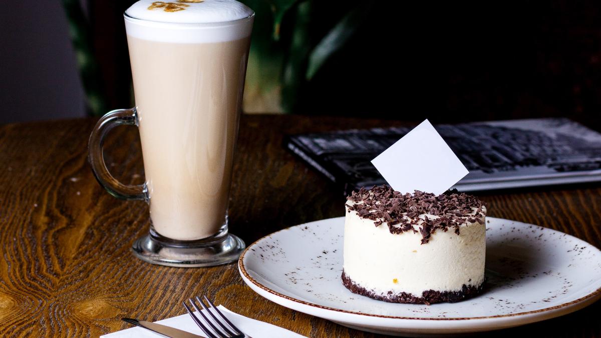 cheesecake-cremos-cu-cafea--la-microunde--mai-bun-decat-in-orice-cofetarie-desert-perfect--gata-imediat--fara-cuptor