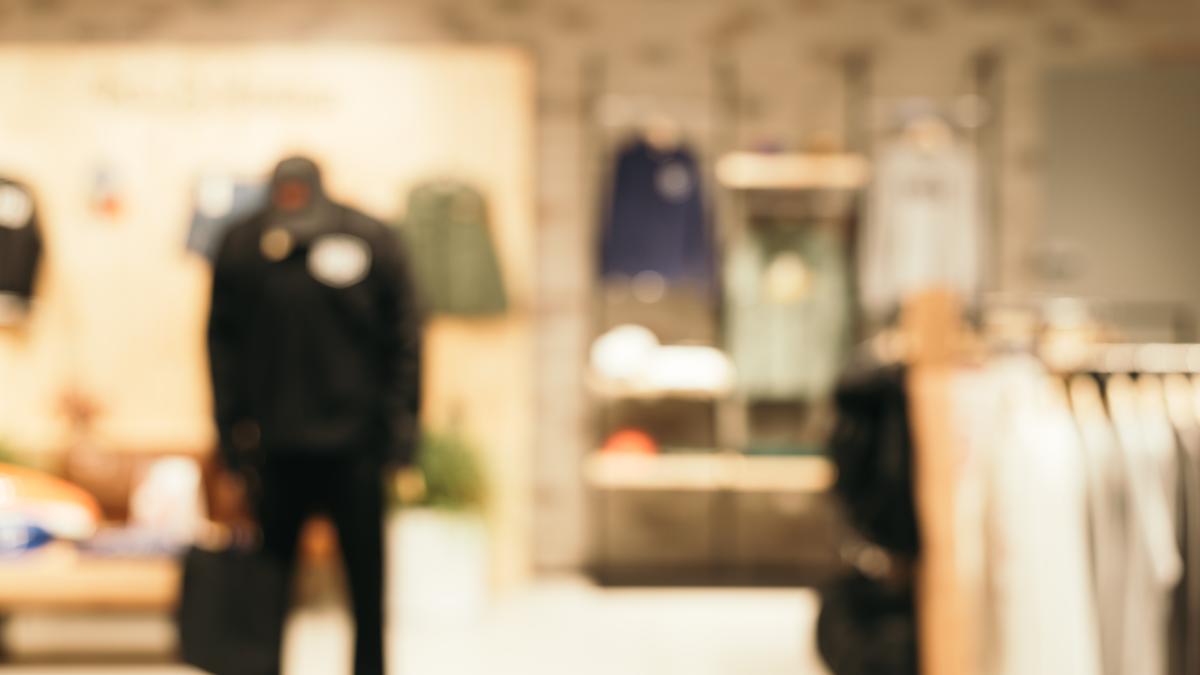 prc-e2prc-80prc-9etrei-romani-au-rapit-un-copil--ii-schimba-hainele-si-ii-rad-parul--in-cabina-de-probaprc-e2prc-80prc-9d--mesajul-fals--devenit-viral-in-franta-1