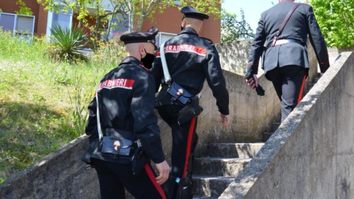 italia--romanca--inselata-cu-900-de-euro--dupa-ce-a-vrut-sa-inchirieze-un-apartament-cu-vedere-la-mare