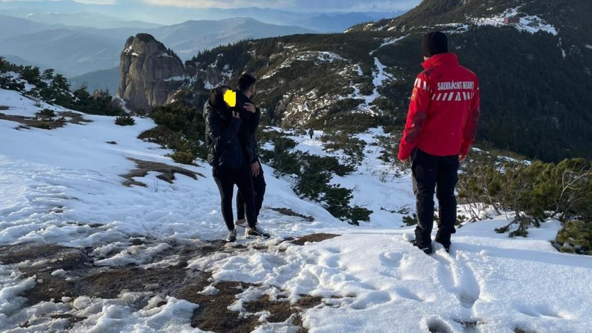 doi-tineri-romani--gasiti-de-salvamontisti-inghetati---echipamentul-ne-a-socat